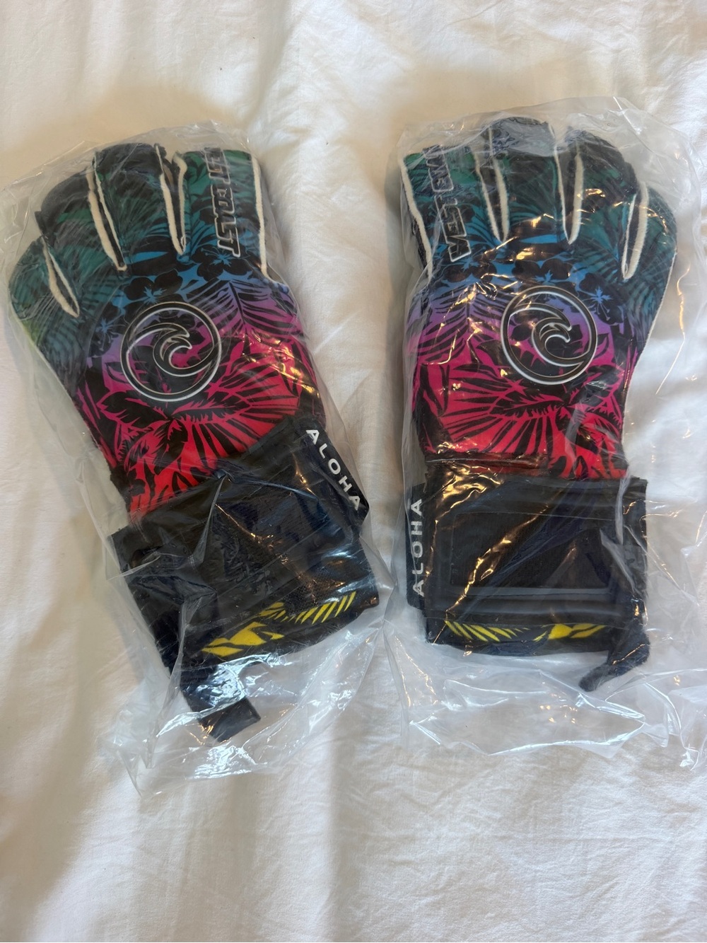 NWT West Coast Goalkeeping Helix Aloha Black Goalkeeper Gloves Size 8